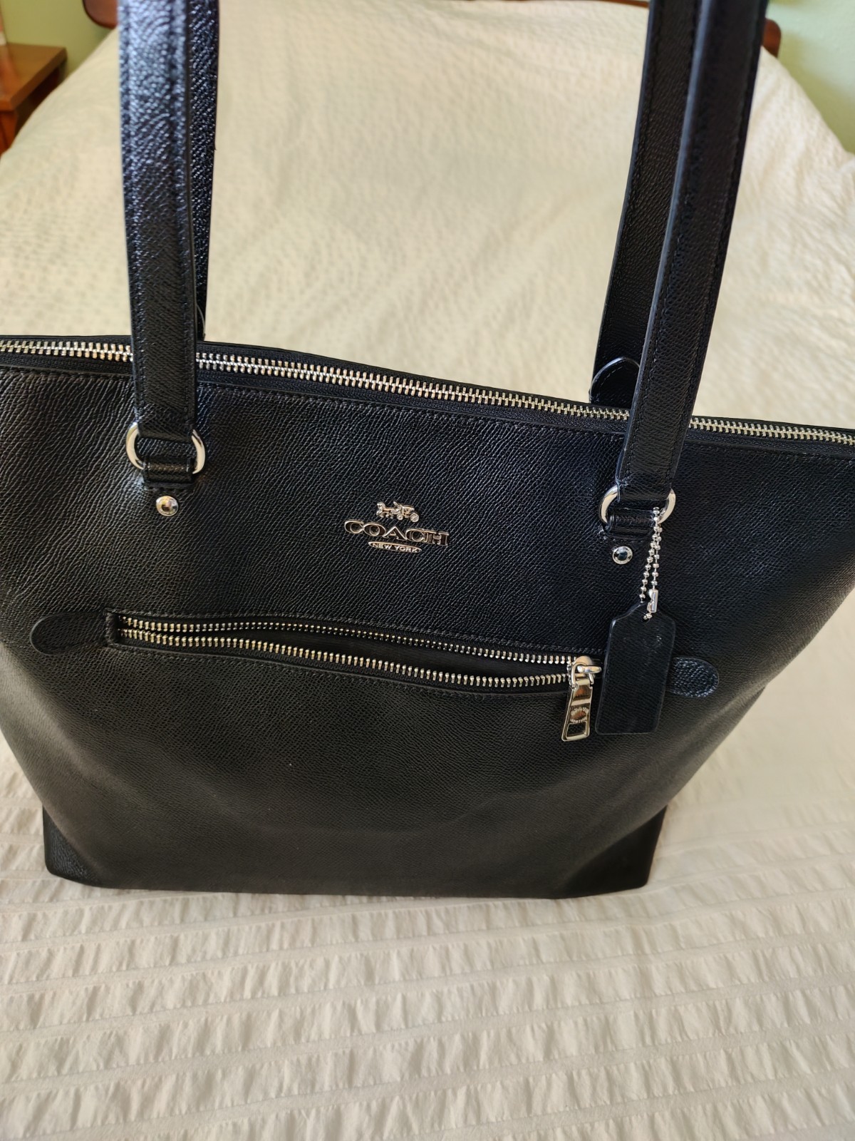 Coach Large Crossgrain Leather Tote for Women – Black (F79608)