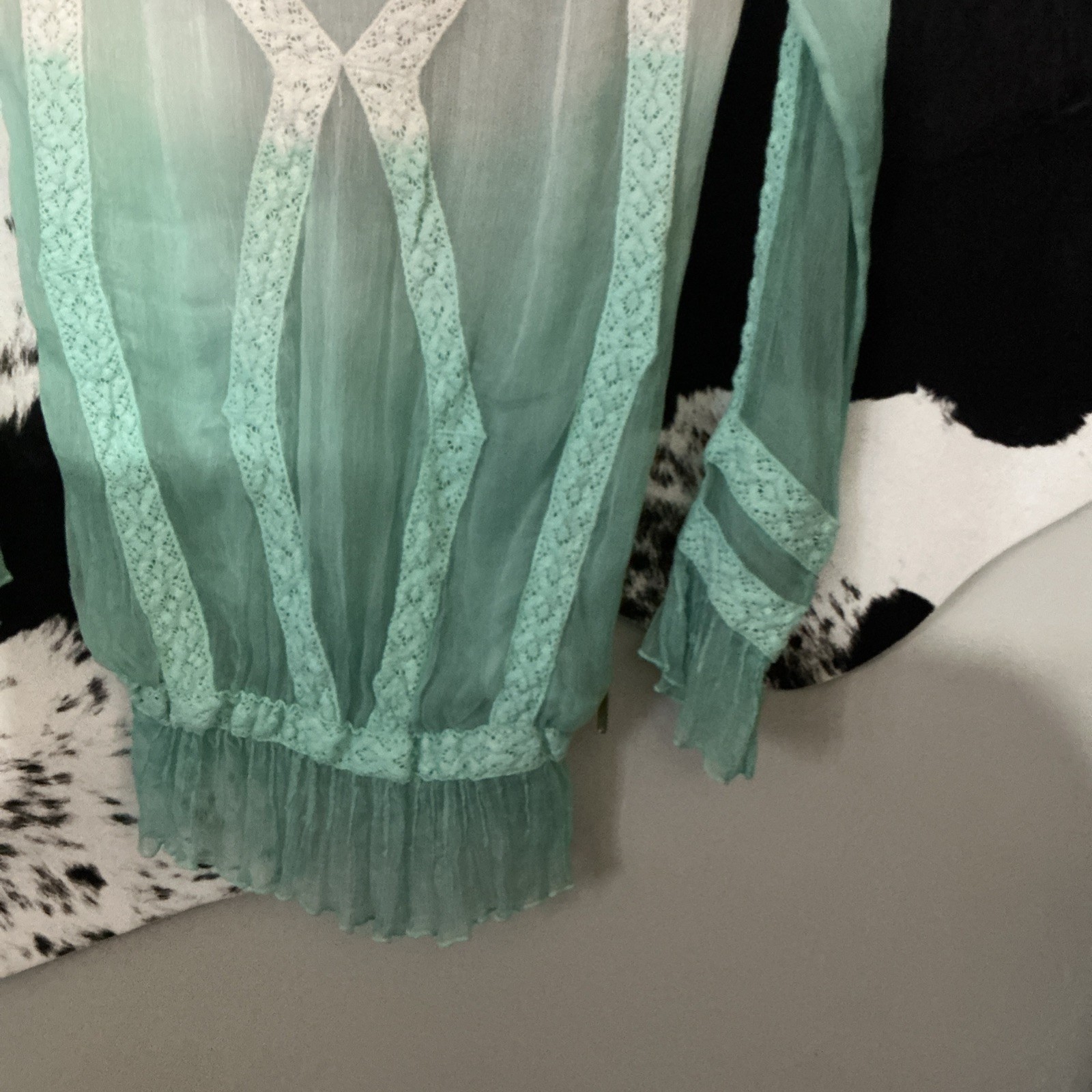 Guess Ombré Aqua &White Long Sleeve Ultra Sheer Crochet Detail Tunic – Size Sm