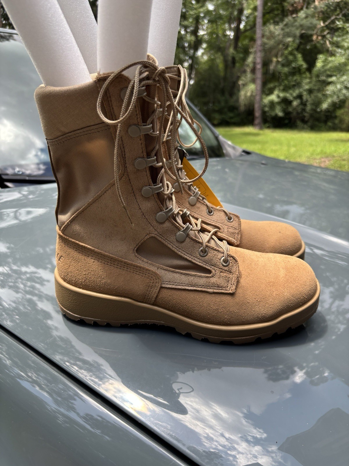 Belleville combat boots, model 390DES. Sz 8 Regular. New No Box With Tags