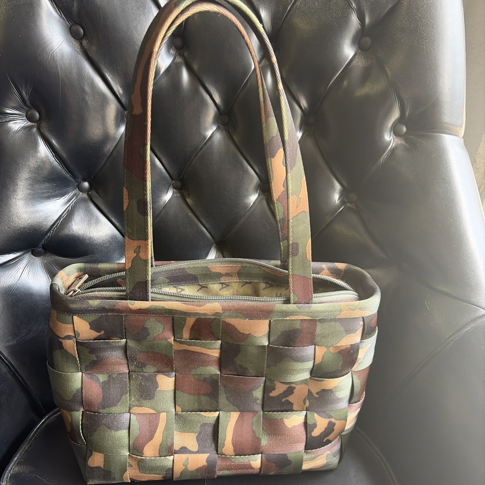 Harvey’s Seatbelt Bag Purse Camouflage Camo Design Tote Shoulder – Large