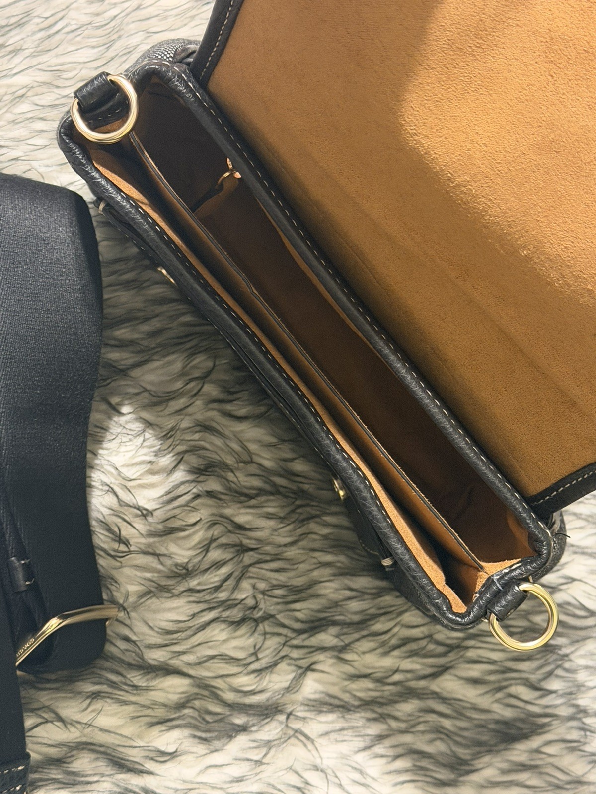 Coach Lucy Small Crossbody Bag Black Magnetic Flap Buckle Adjustable Strap