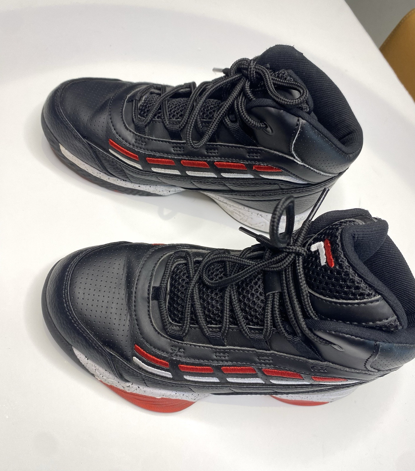 Fila Spitfire Women’s Sneakers Size 6 AUS / 36 EUR /4 US Cleats Black