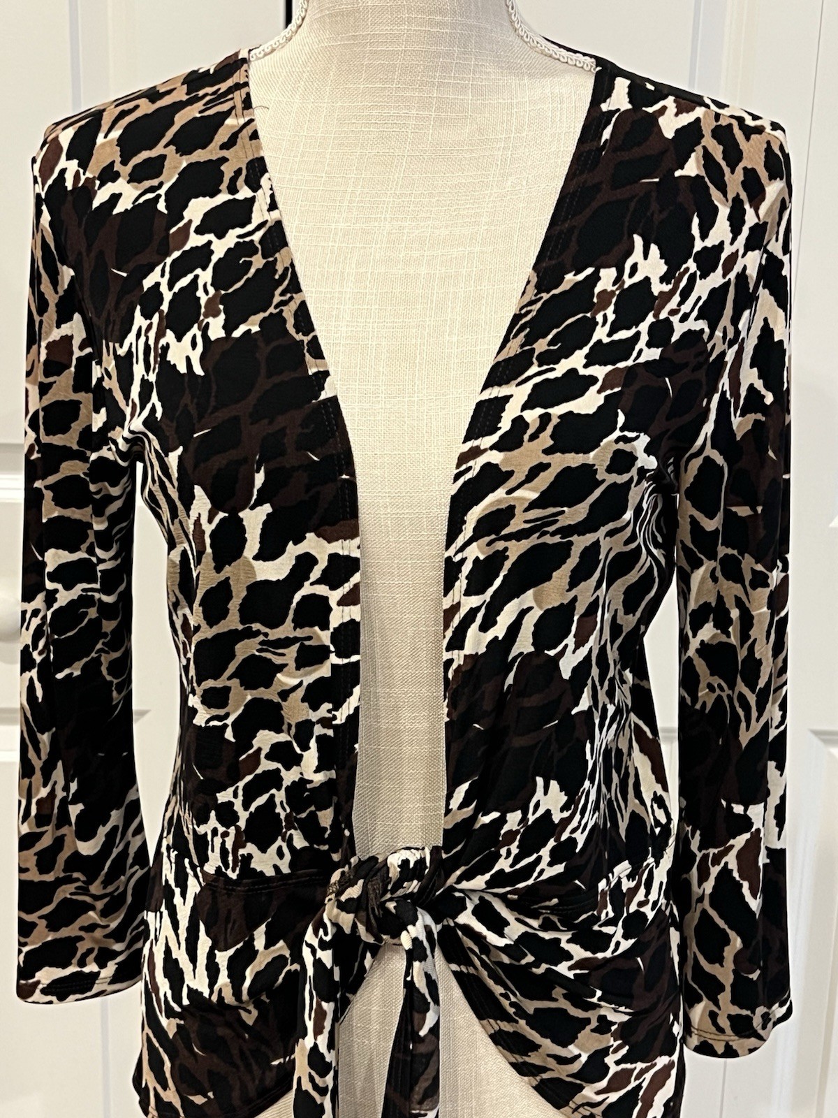 Chico’s Travelers Women’s Animal Print Tie Front Cardigan Top Slinky Knit Sz 1