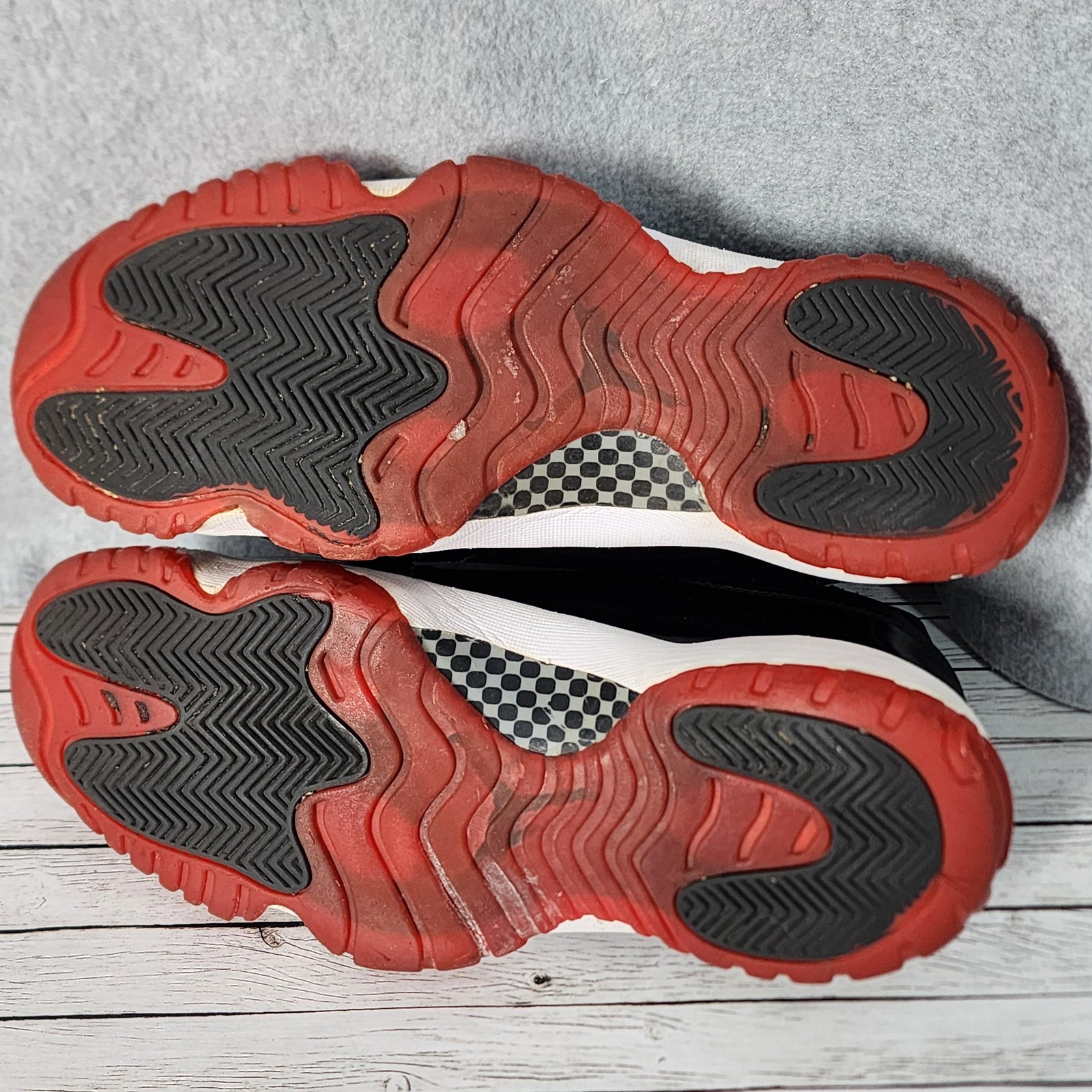 Air Jordan 11 Retro Bred Shoes Mens Size 9.5 Black Red 378037-010 Basketball OG