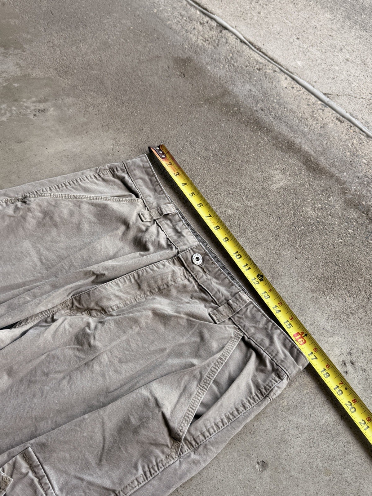 Wrangler Rugged Wear Men’s Beige Ripstop Cargo Pants Cotton Relaxed 30W