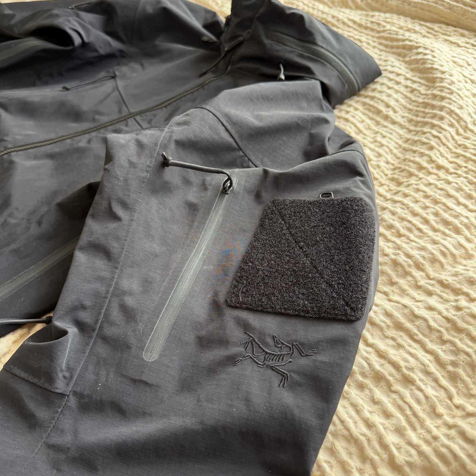 Arc’teryx LEAF Alpha Gen 2.2 Black Jacket Men’s Medium Tactical Rare