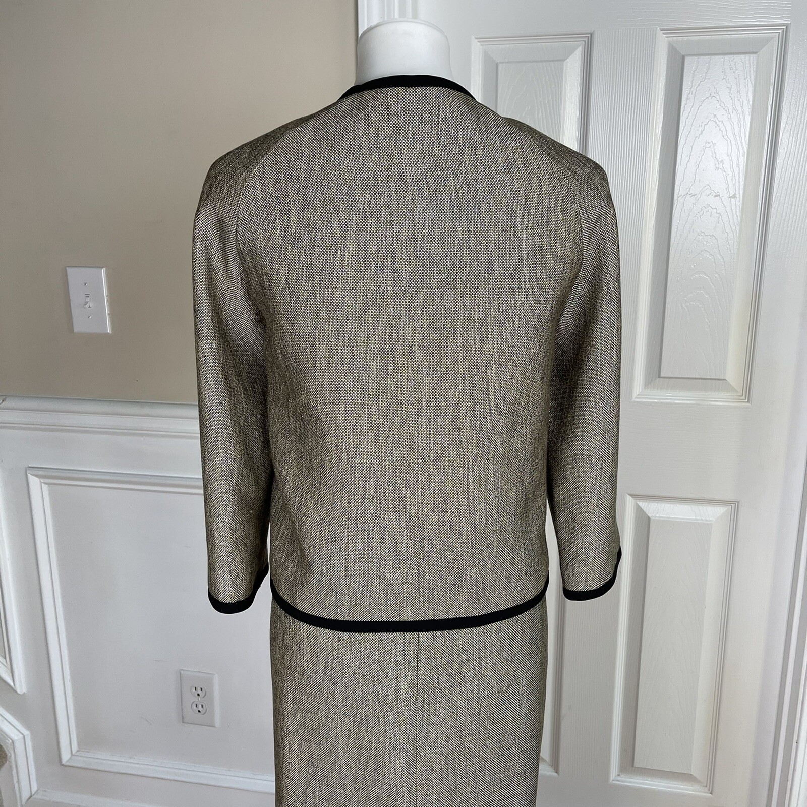 KASPER Polyester Rayon Blazer Size 10P Beige Black Open Front Collarless 1PC
