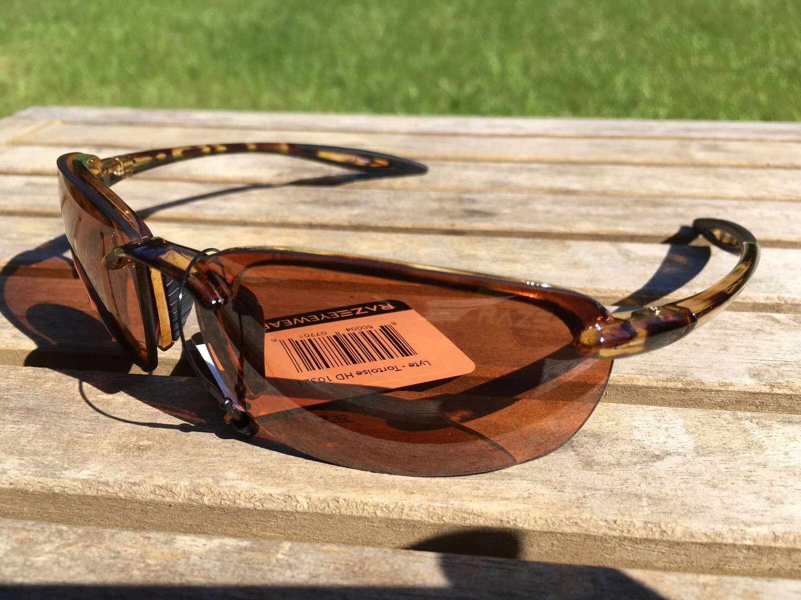 RAZE Eyewear Sunglasses Lyte tortoise shell brown frame Amber lens 10321