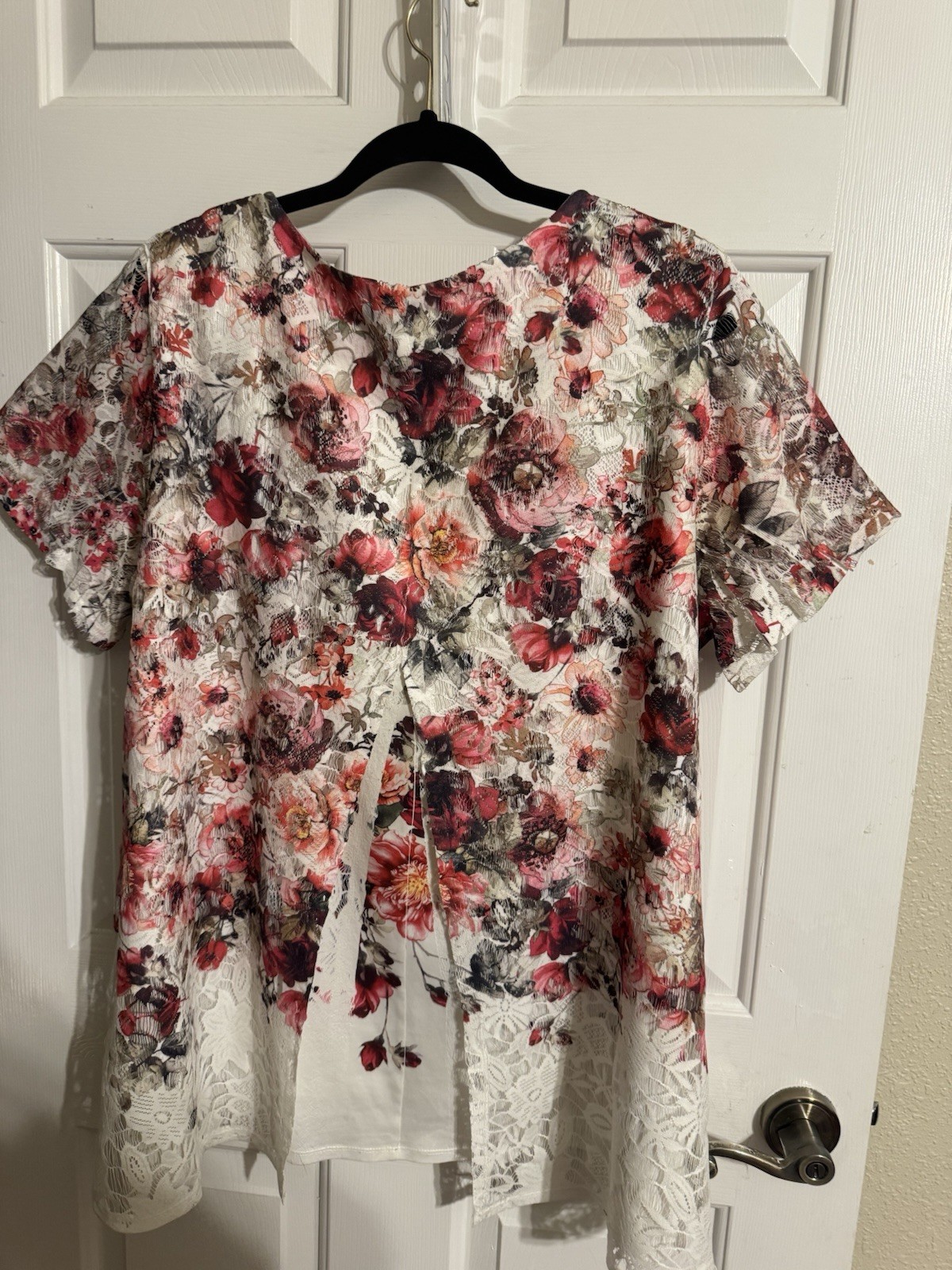 LACE OVERLAID BLOUSE-IVORY & MULTICOLOR FLORAL-POLYESTER–BEAUTIFUL-PLUS SIZE