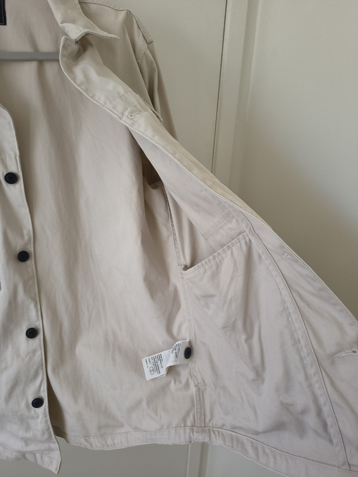 ✨ ABERCROMBIE & FITCH ✨ 🤍 Classic Beige Utility Jacket 🖤 Button Front Closure
