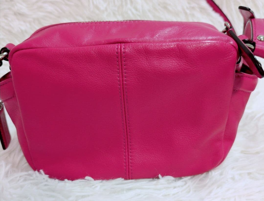 COACH Soho Pink Camera Shoulder Bag Women Silver Zip 7.48 x 5.12 x 3.15 in