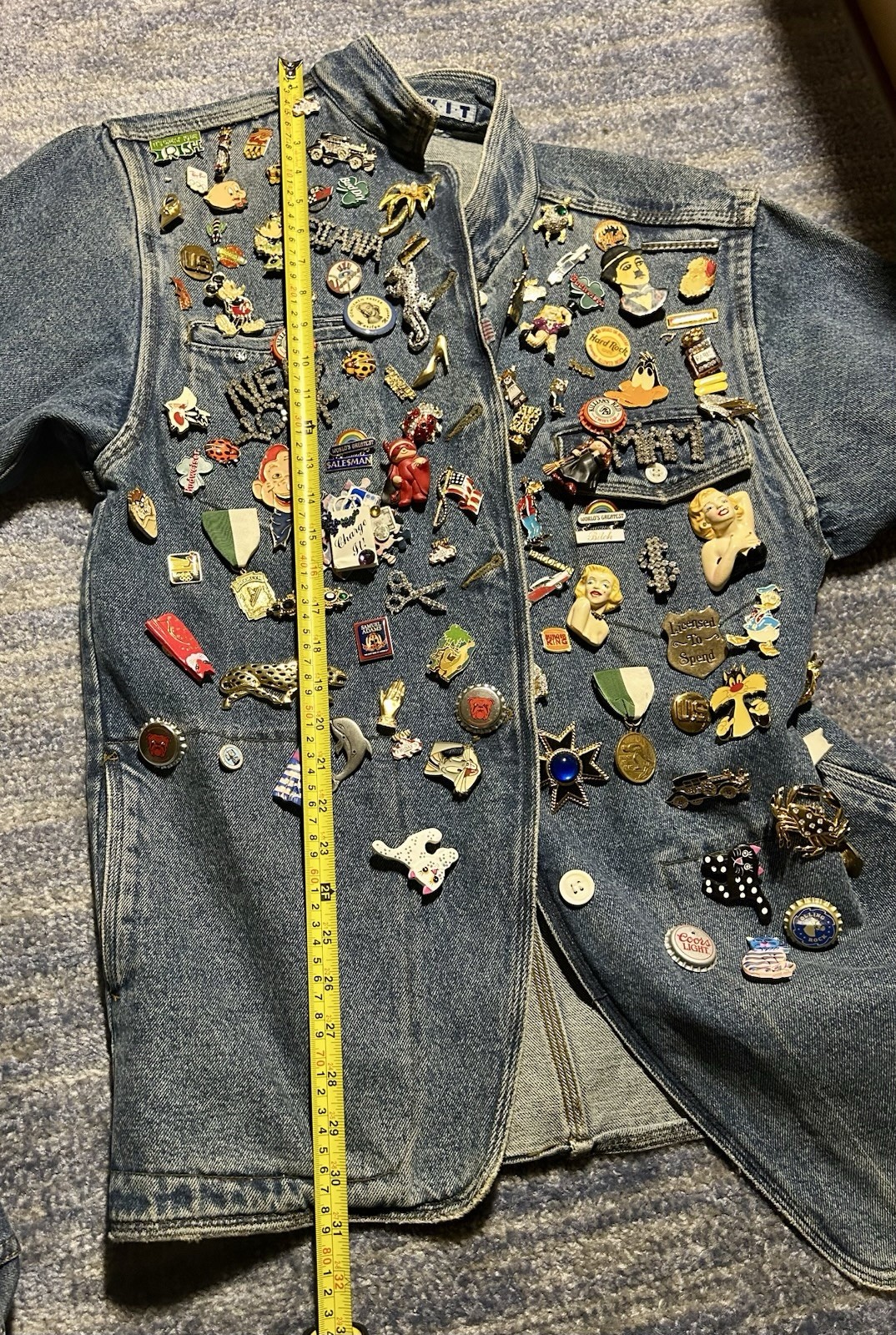 Vintage Kikit Denim Jacket Covered In 116 Vintage Pin & Brooch, See Pictures