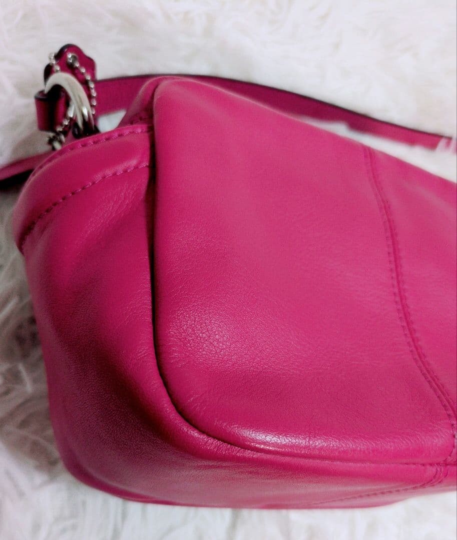COACH Soho Pink Camera Shoulder Bag Women Silver Zip 7.48 x 5.12 x 3.15 in