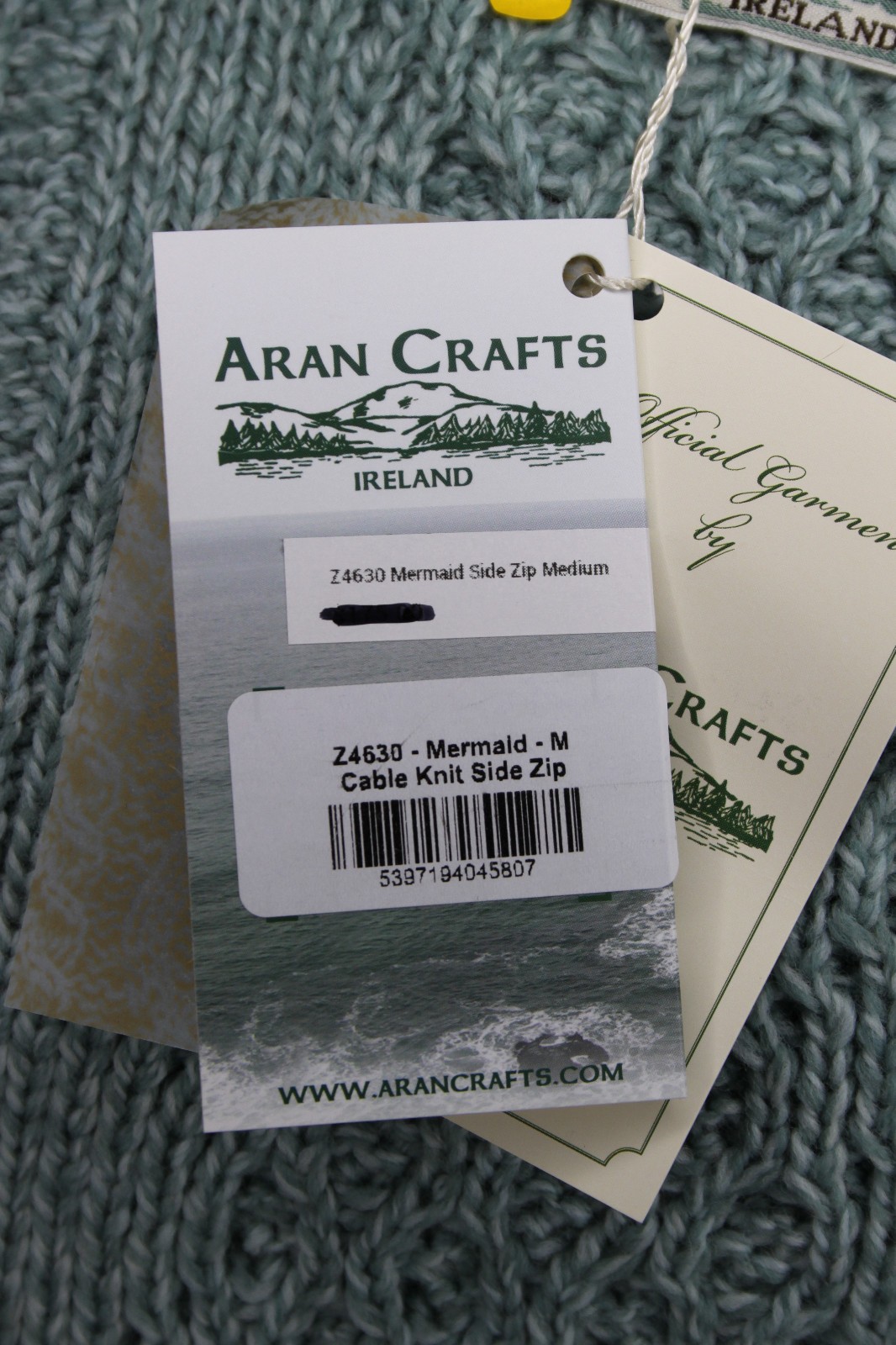 ARAN Crafts Irish Merino Wool Side Zip Cable Knit Cardigan Sweater Size MEDIUM