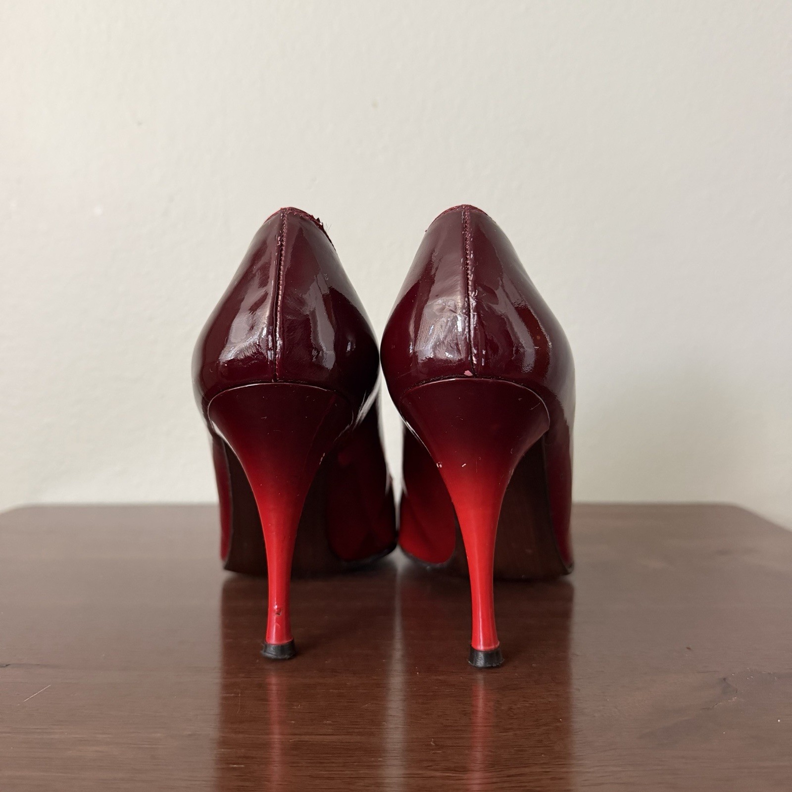 Stuart Weitzman Ombré Red Patent Leather Pumps Size 7.5