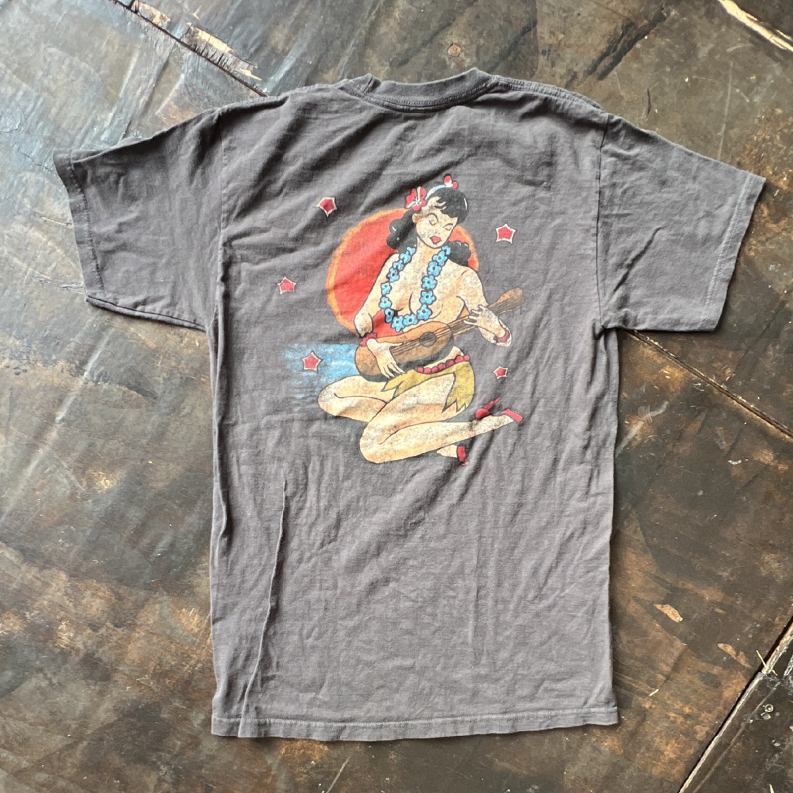 …Lost Men Medium M Gray Short Sleeve Hula Girl Hawaiian Graphic Tee Surfwear