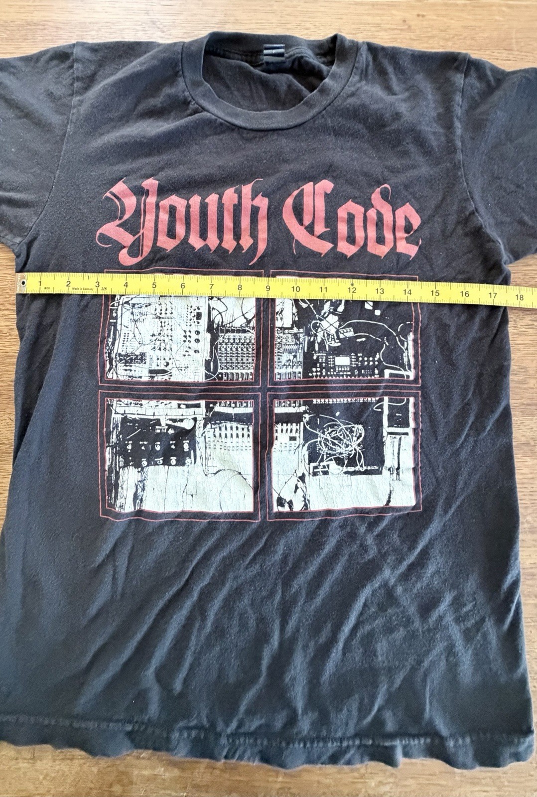 2010’s YOUTH CODE T-SHIRT SZ S EBM
