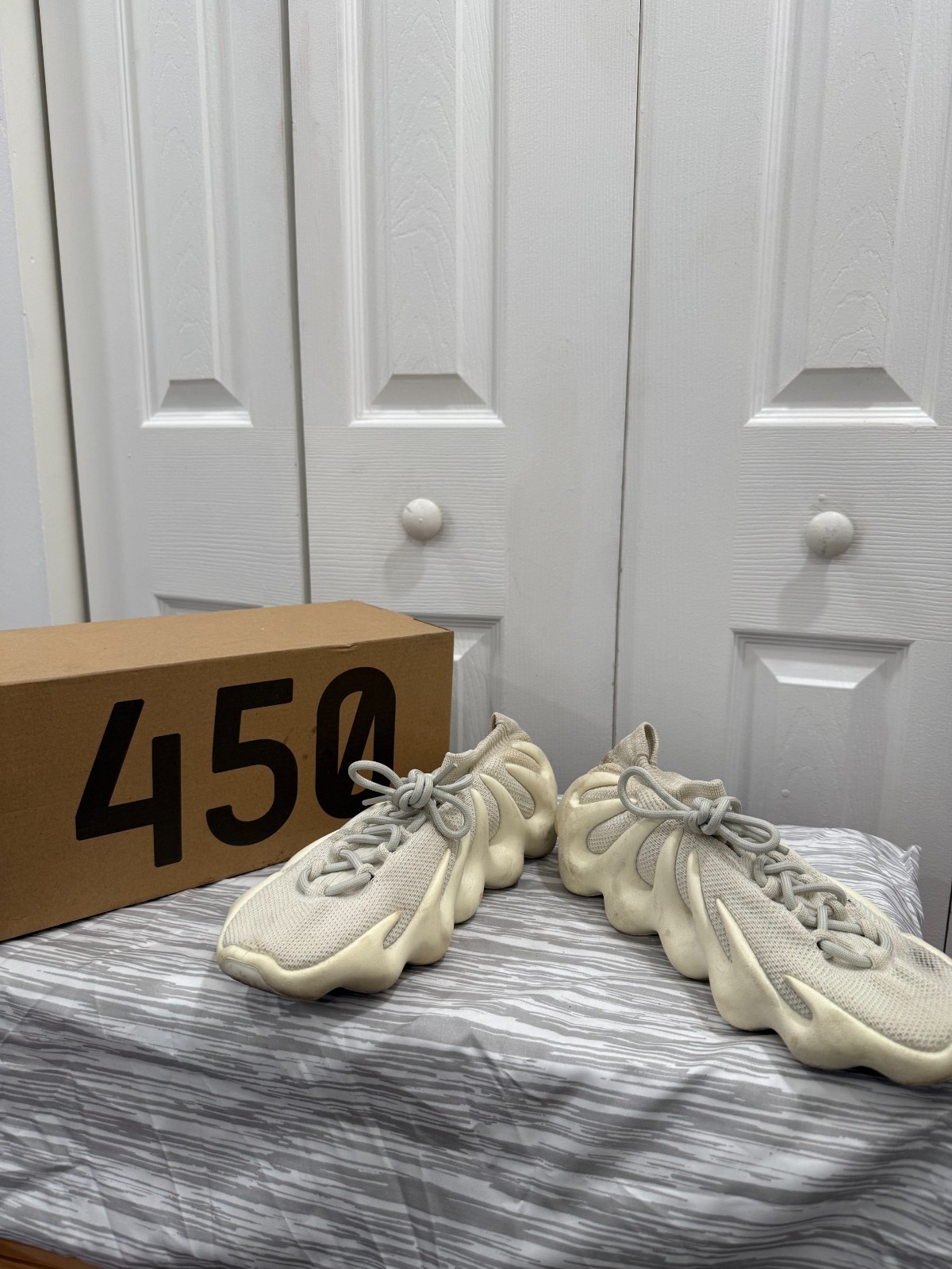 adidas x Yeezy 450 Cloud White | Size 10 | Pre-Owned | H68038