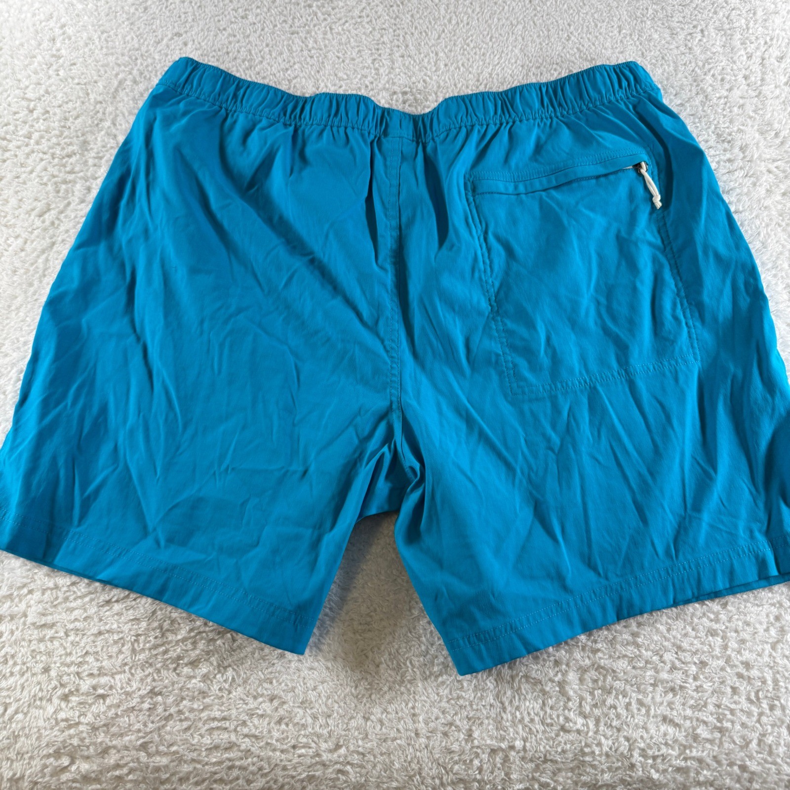 The North Face Men’s Athletic Shorts Light Blue Size XXL 2XL 7″ Inseam Length