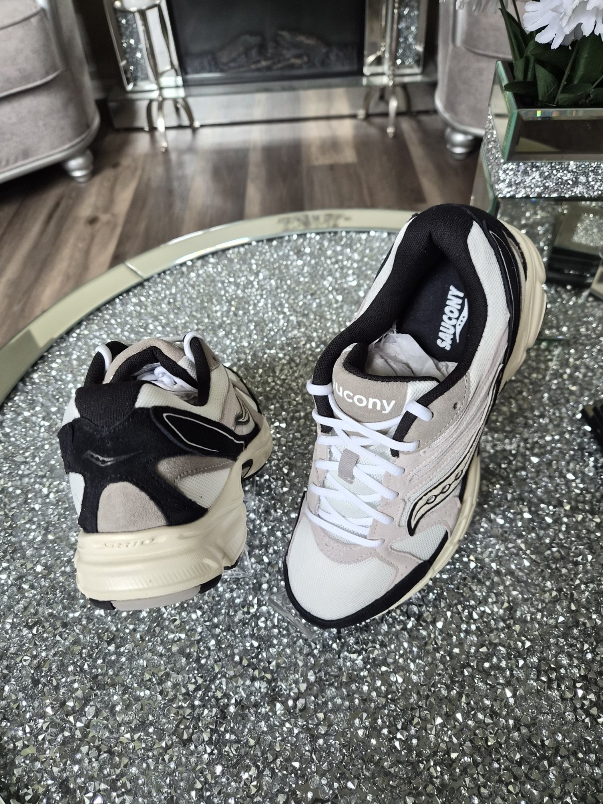NIB SAUCONY RIDE MILLENNIUM WHITE/BLACK SIZE 9.5