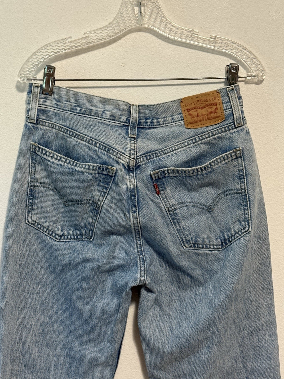 Levi’s Low Pro Straight Jeans Womens – Size 27 Light Wash Denim Blue WaterLess