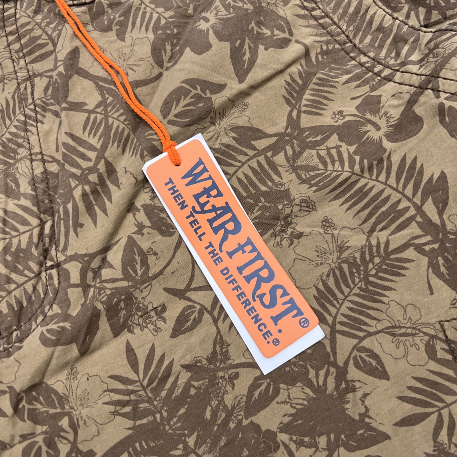 NEW- Wear First Palm Tree Hawaiian Brown Cargo Shorts with Belt Size 40