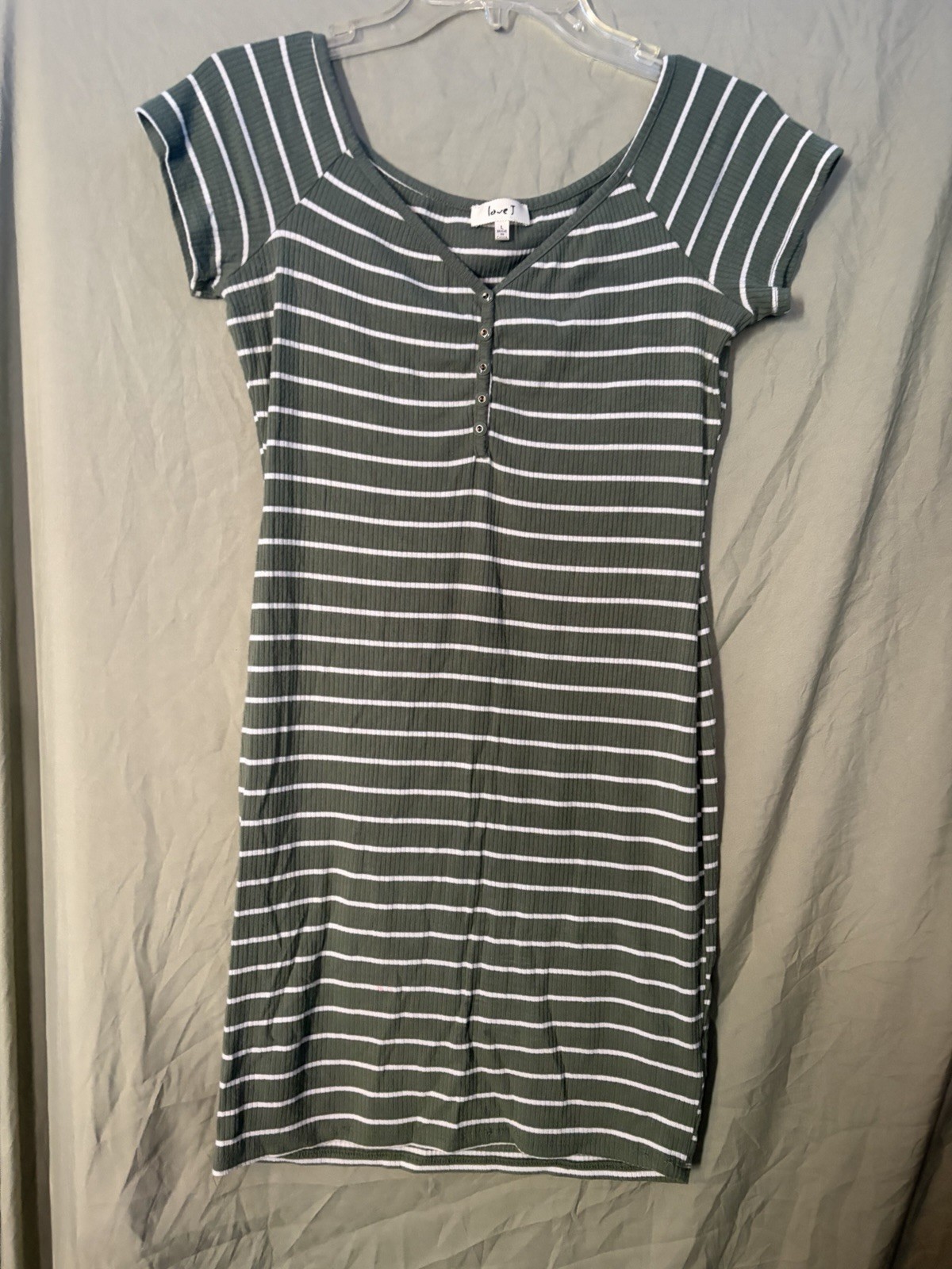 love J Green/White Striped Knit T-Shirt Dress L Scoop Neck Button Knee Length