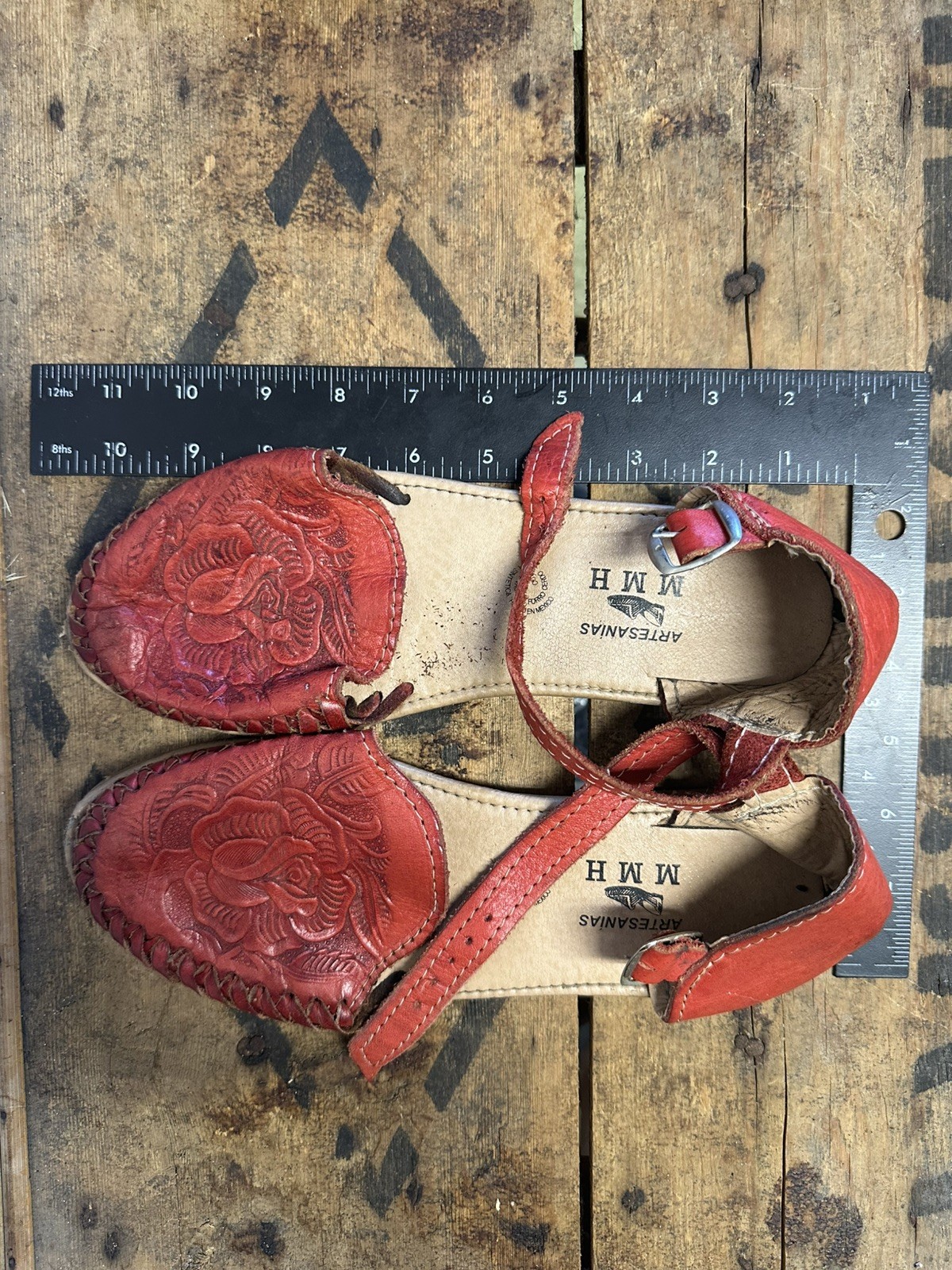 BEAUTIFUL MEXICAN style sandals size 10.5/11 Red Rose pattern. Please see pics.