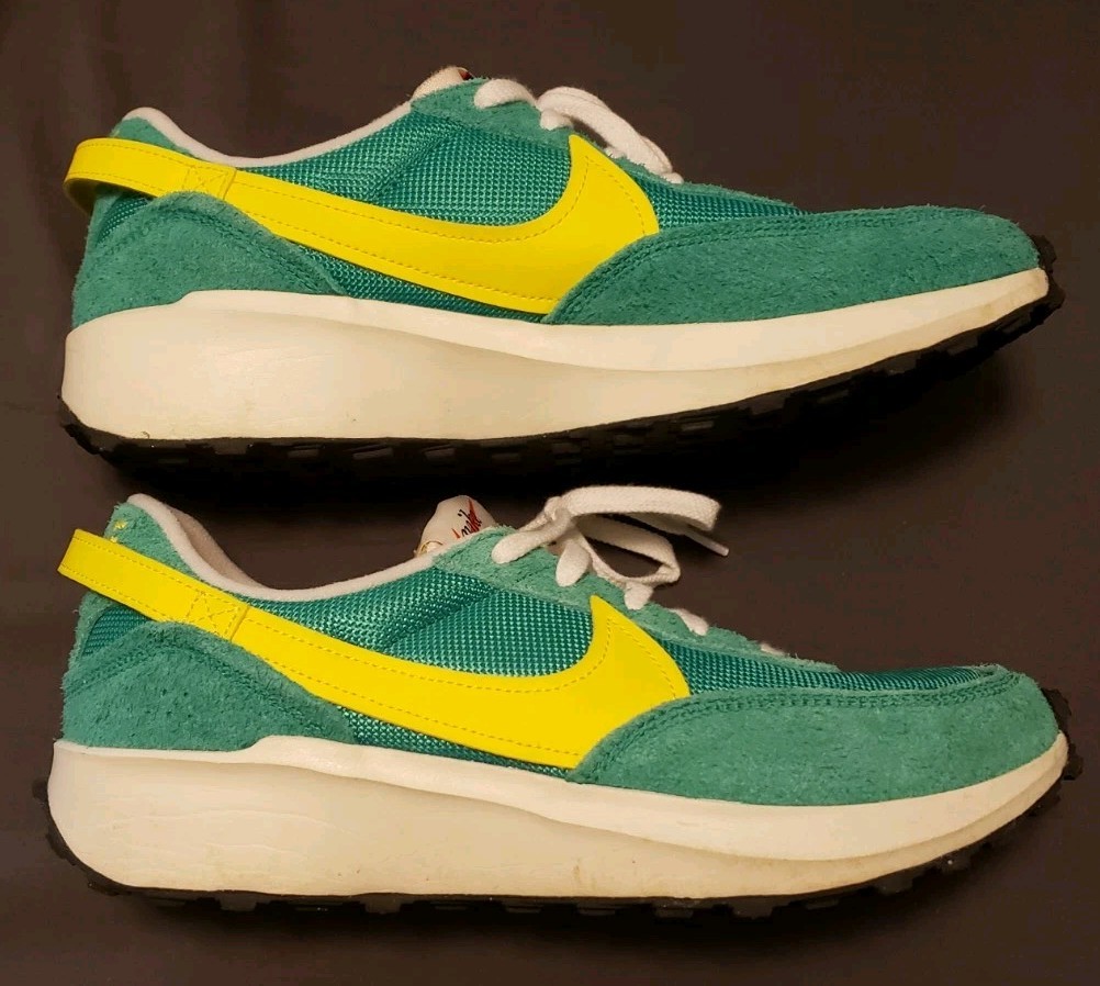 Size 11 – Nike Waffle Debut Vintage Stadium Green Opti Yellow W