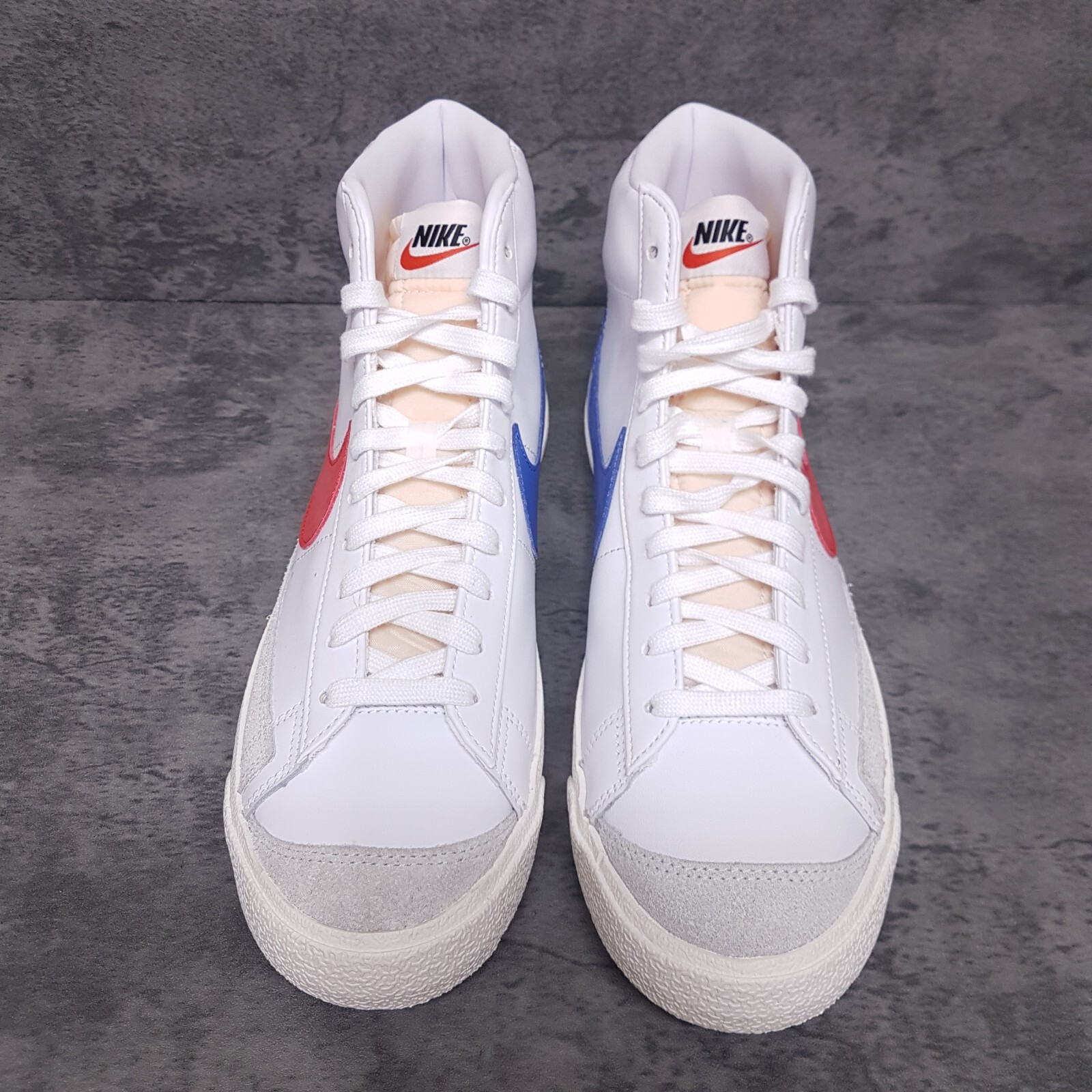 NIKE Blazer Mid 77 Vintage Mismatched Swoosh Shoes Mens 10 Blue Red Nby