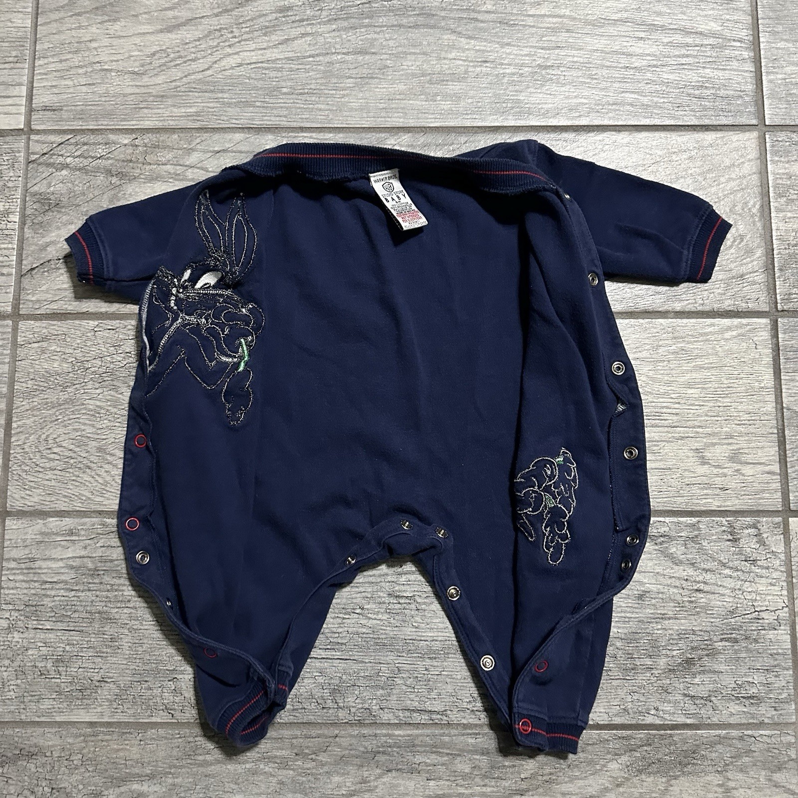 VTG 1997 Embroidered Looney Tunes Bugs Bunny Baby Romper 6 Months Warner Bros