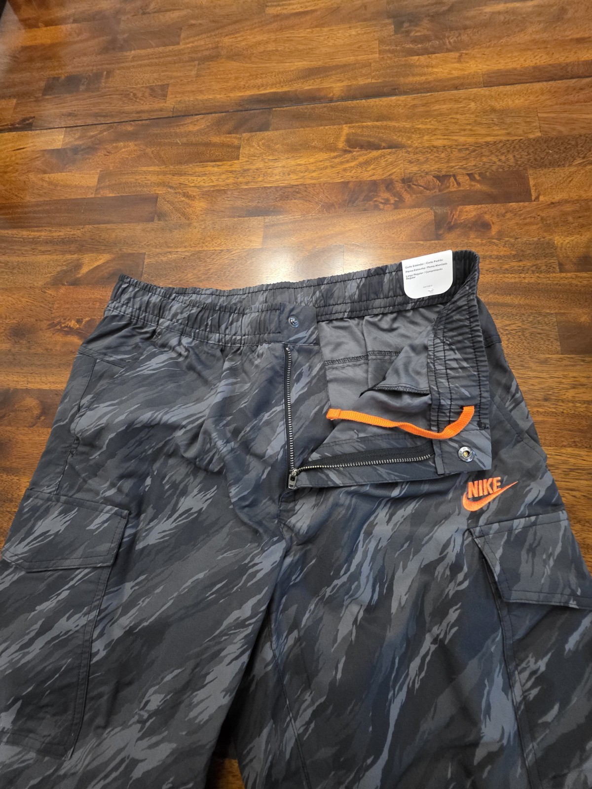 nike cargo pants camo black grey gray orange anthracite large womens