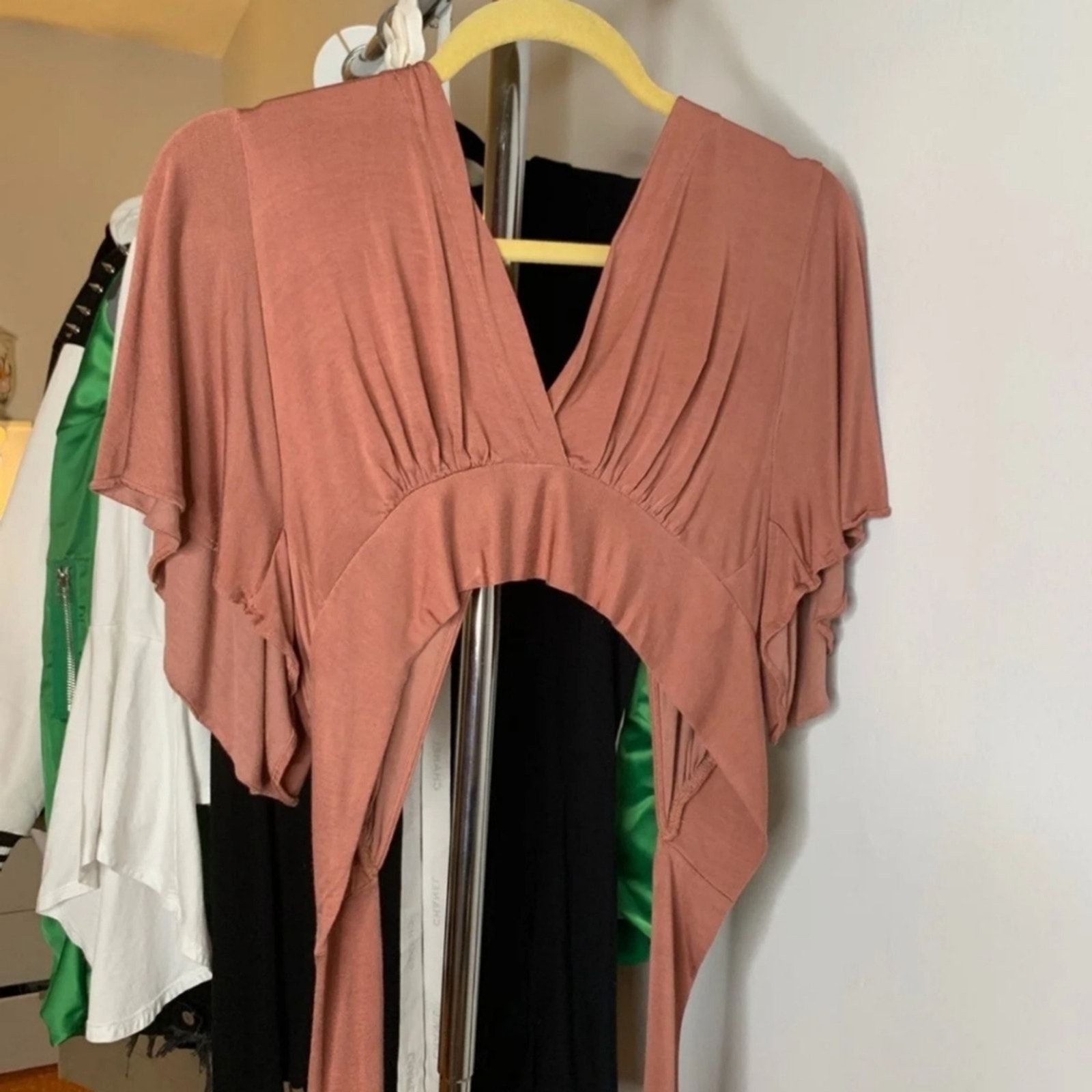 Deep V-Neck Flowy Butterfly Sleeve Tie Back Crop Top Dusty Mauve size Small
