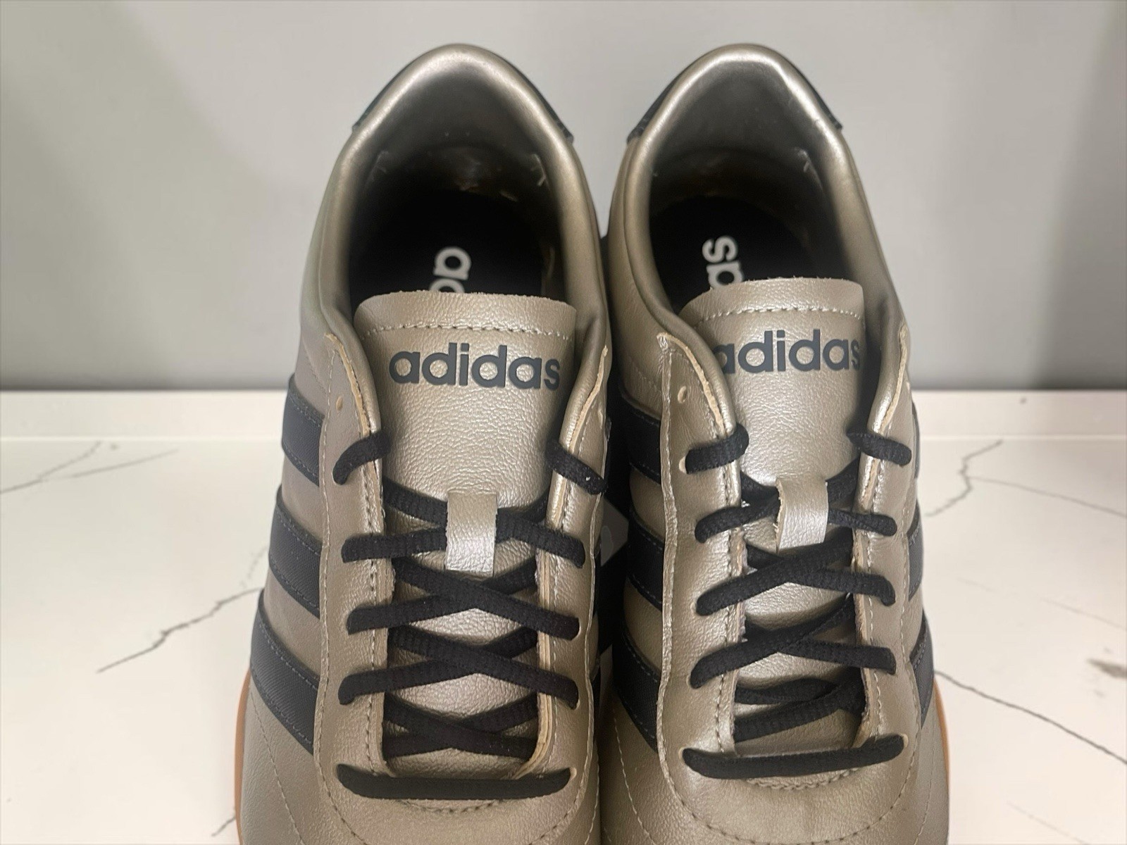 adidas Men’s Low-Top Lace-Up Athletic Sneakers Silver/Black Gum NEW