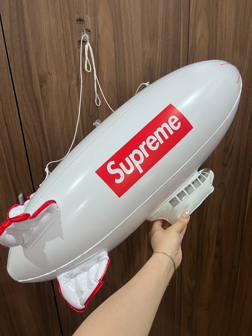 Supreme Blimp FW17 + Boxing Gloves Keychain Accessories Bundle Set