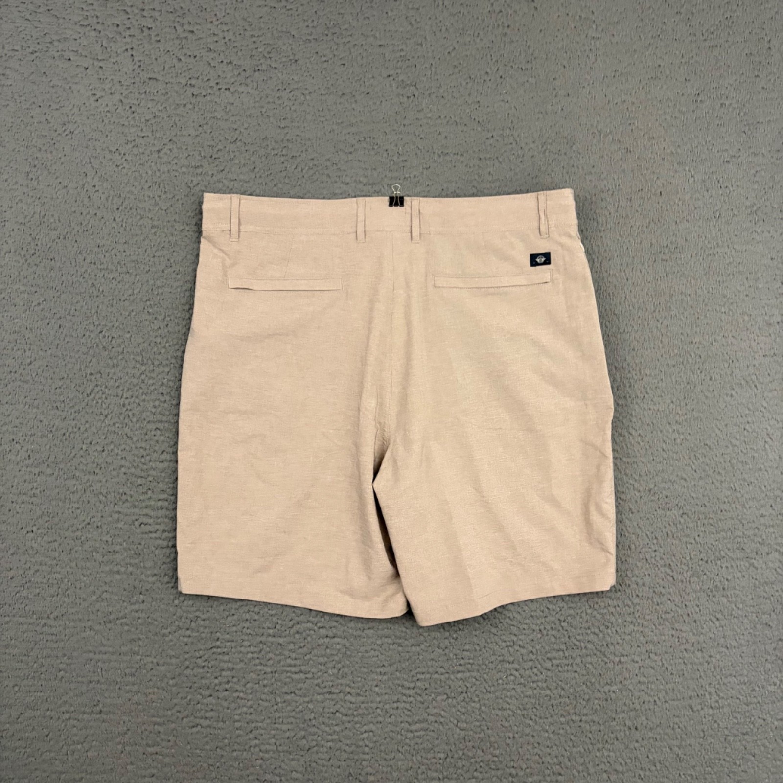 DOCKERS Hybrid Shorts Mens Size 38 Beige Drawstring Pockets Outdoor Beach Dad