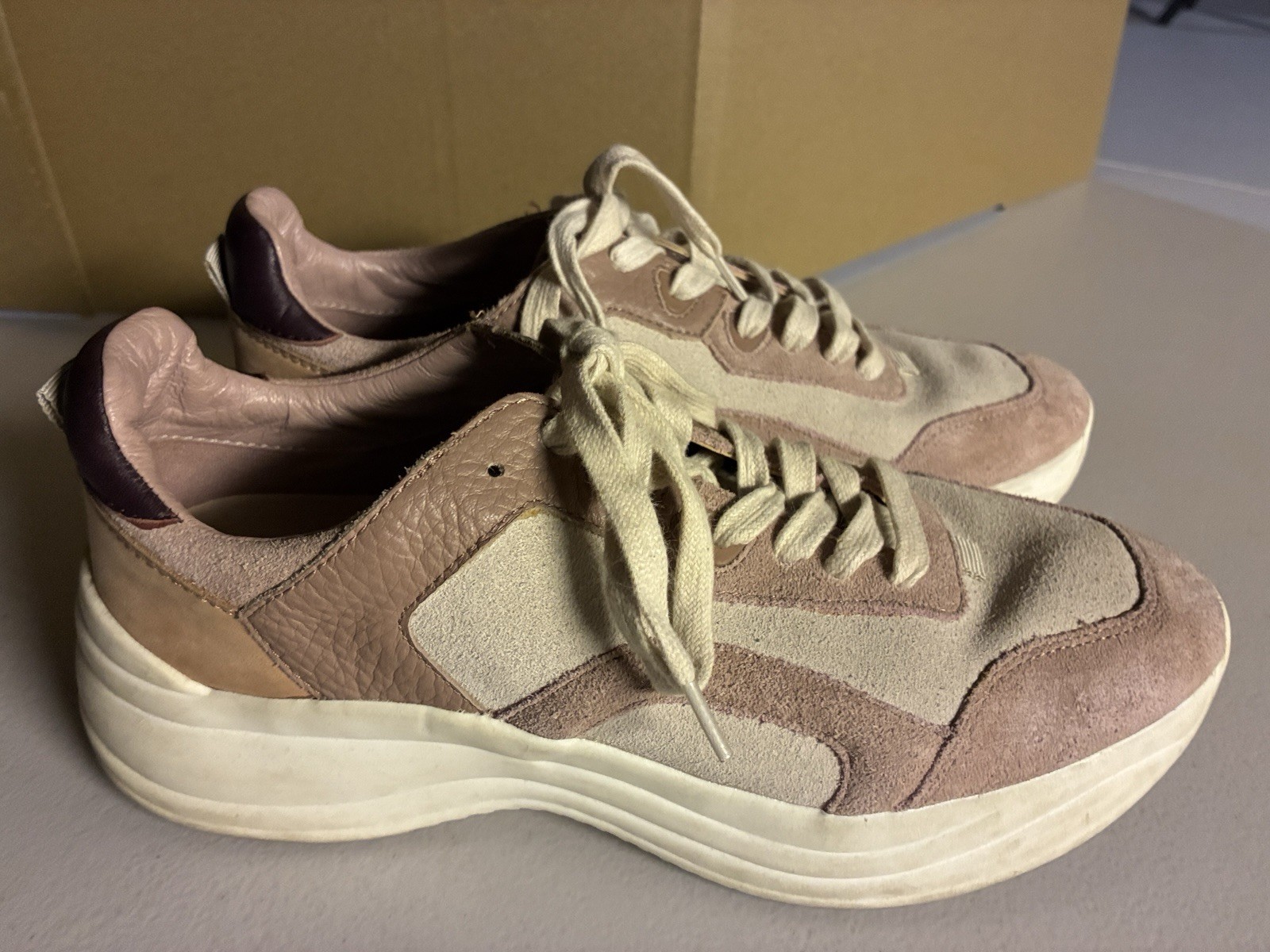 Massimo Dutti Low Top Lace-Up Athletic Sneakers Beige Pink Purple 7.5