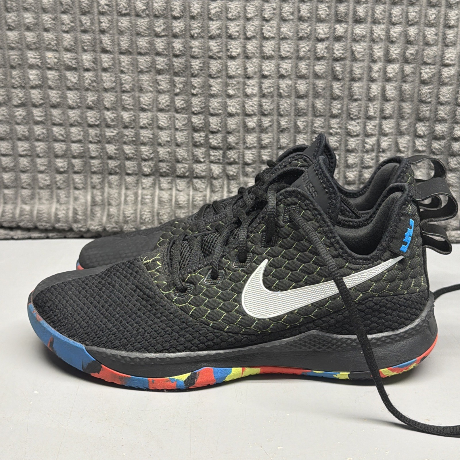 Nike Air LeBron James Witness III 3 Black Multi Color AO4433-009 Men Size 8.5 A+