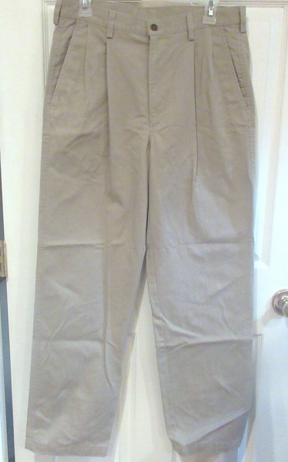 HAGGAR~TAN KHAKIS PANTS~32 x 32~NEW~Work to Weekend~Cotton~No Iron~Beige