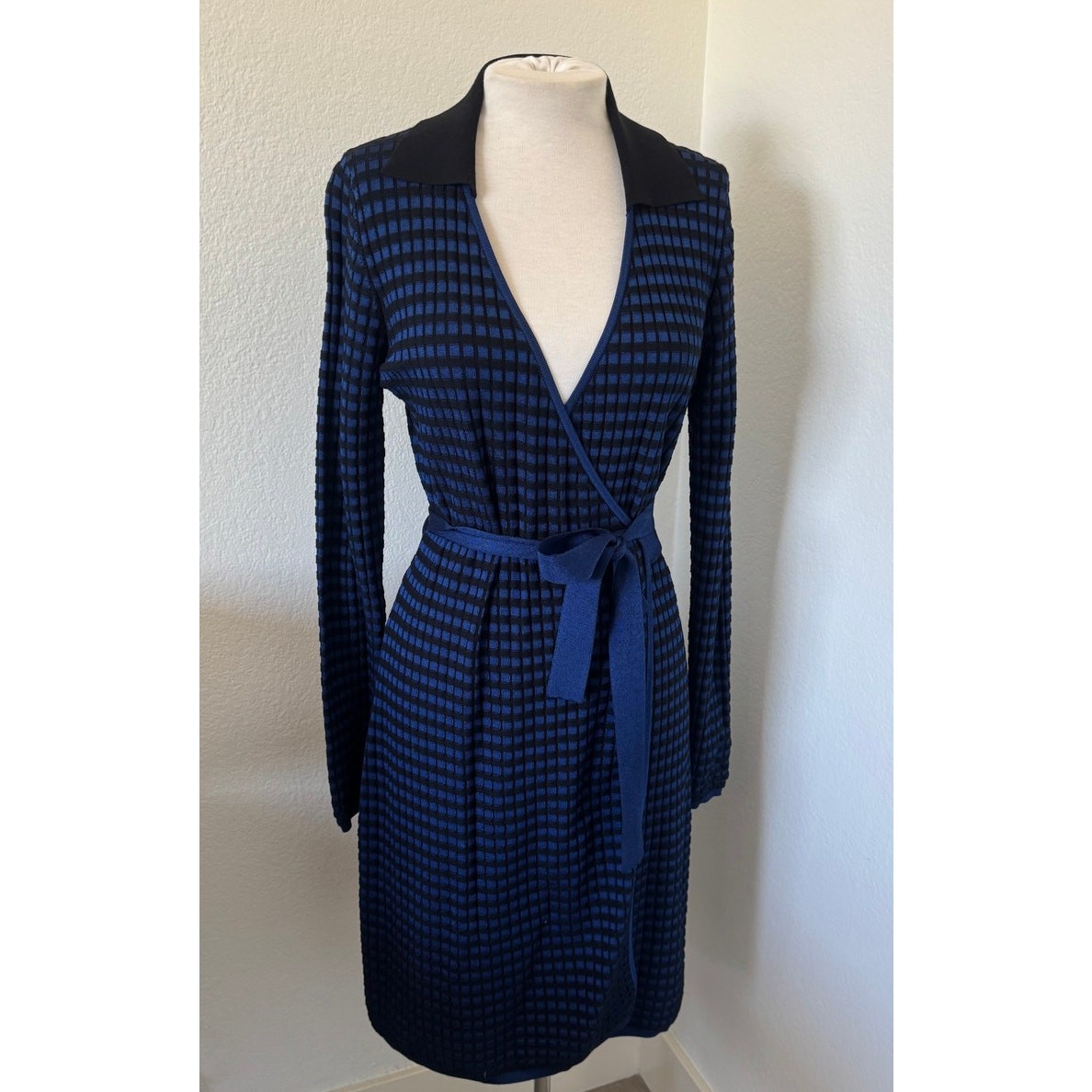 Diane Von Furstenburg Long Sleeve Banded Wrap Dress Blue/Black Size Medium