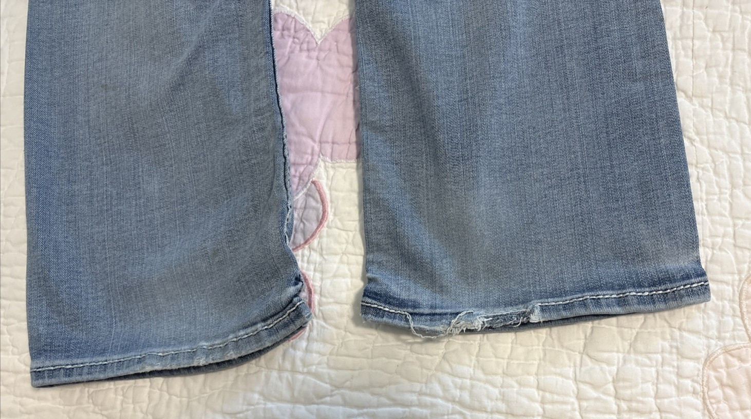 BKE Aiden Jeans Mens 30×32 Distressed Frayed Hem Blue Denim Bootcut Stretch