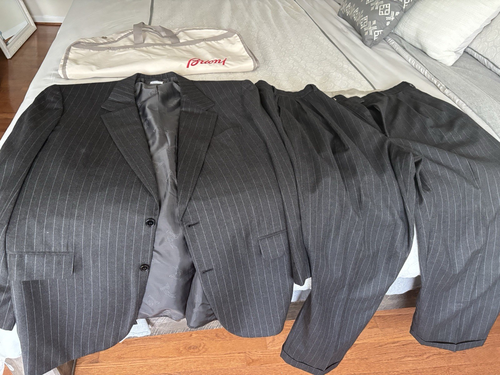 Brioni Suit 46L 40×30 Charcoal Gray Pinstripe Wool Suit