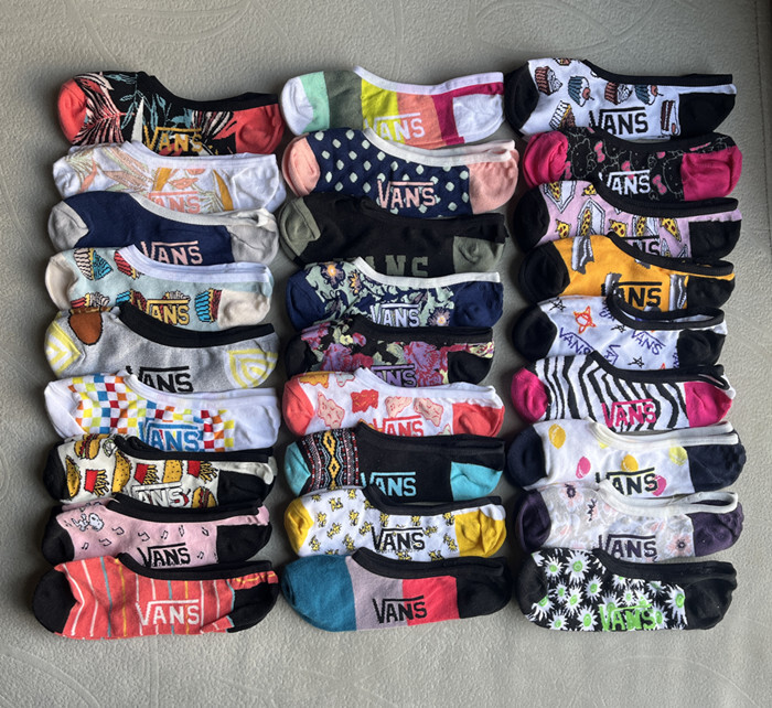8 Pairs Random Color Women’s Super No Show Socks Size 7-9