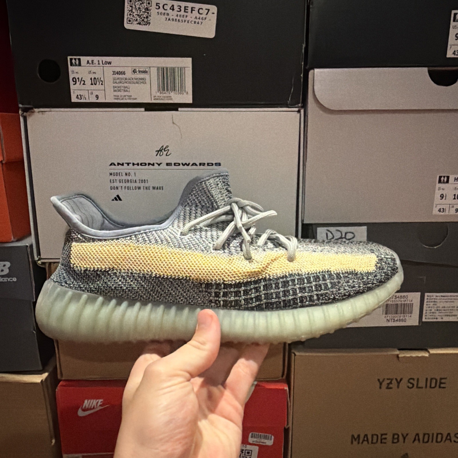 adidas Yeezy Boost 350 V2 Men’s Size 9 Ash Blue, GY7657