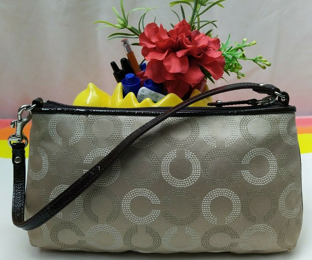 Coach Madison Gray Signature Canvas Credit Card Wallet Large Wristlet Clutch