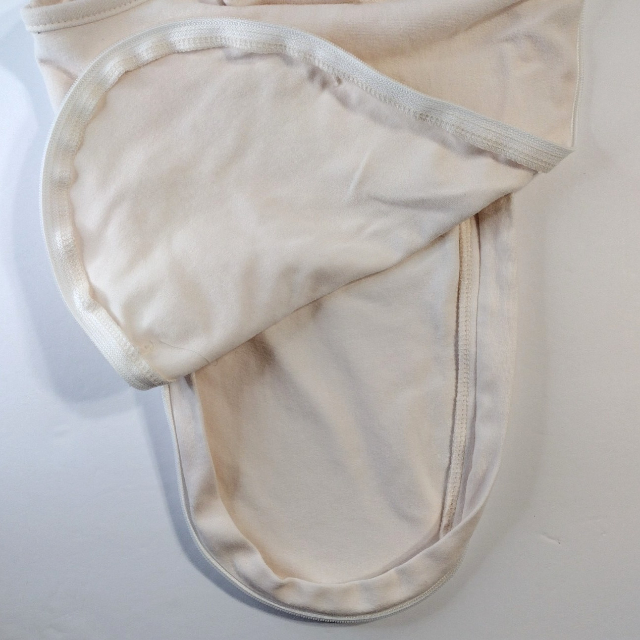 KeaBabies Soothe Zippy Swaddle Wrap 0-3M & Aden Girls Footed Sleeper 0-3M Pink