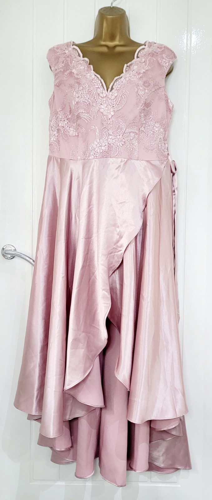 QUIZ size 18 Pink blush lace satin dipped hem occasion dress wedding races NEW