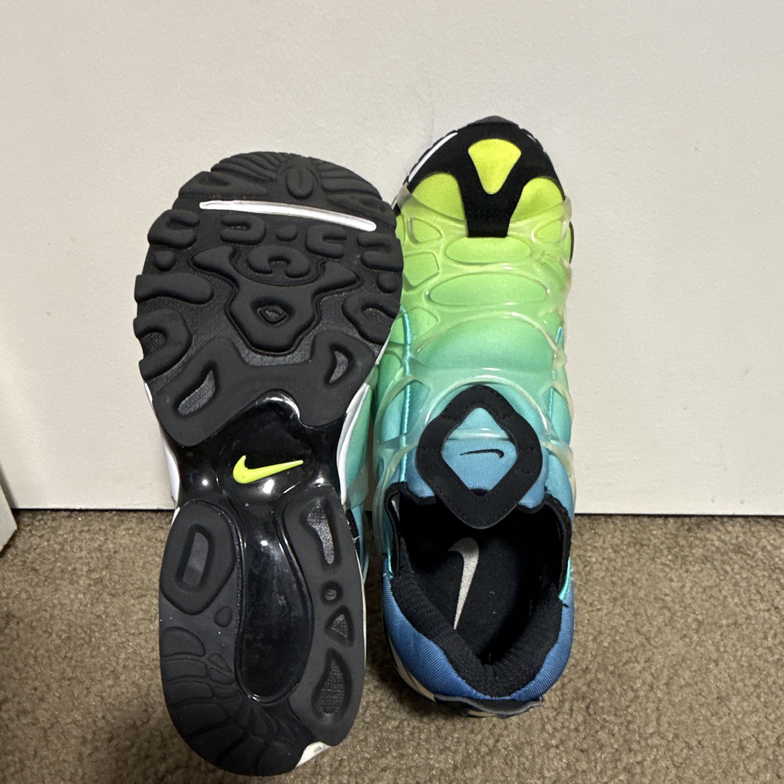 Nike Air Kukini SE Lemon Venom Aurora Slip-On Low Top Mesh Sneaker DV1902-100