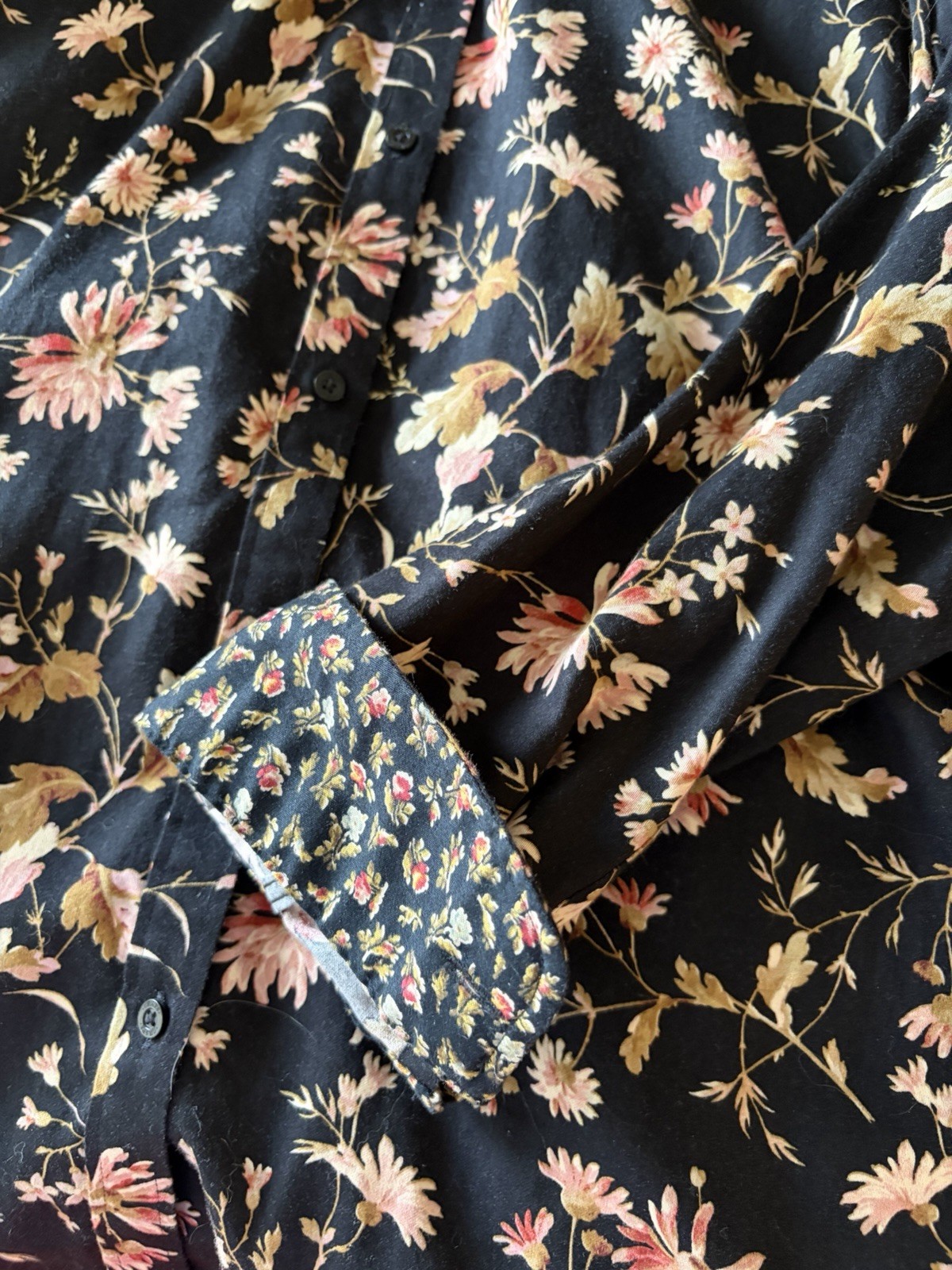 Chaps Women’s1X No Iron Button Front Black Floral Blouse Contrasting Cuff