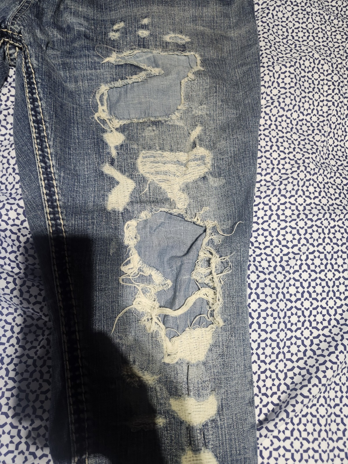 Rock Revival Men’s Medium Wash Blue Distressed Taper Jeans Embroidered Logo
